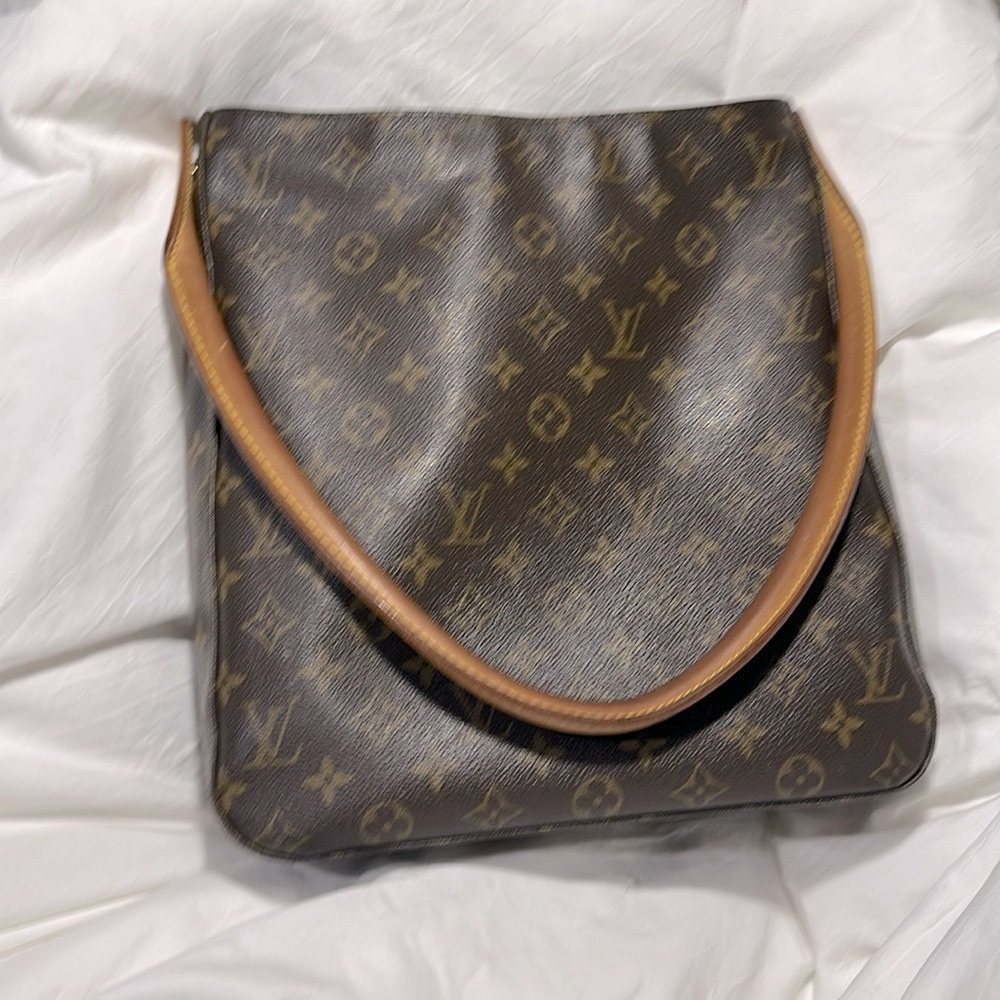 100% Authentic Louis Vuitton Monogram looping M M Bag Retired